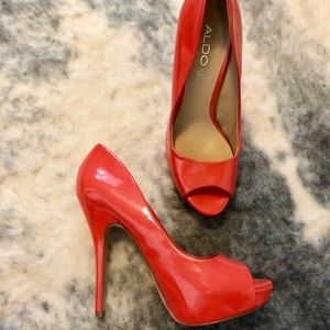 Aldo coral pink patent leather heels